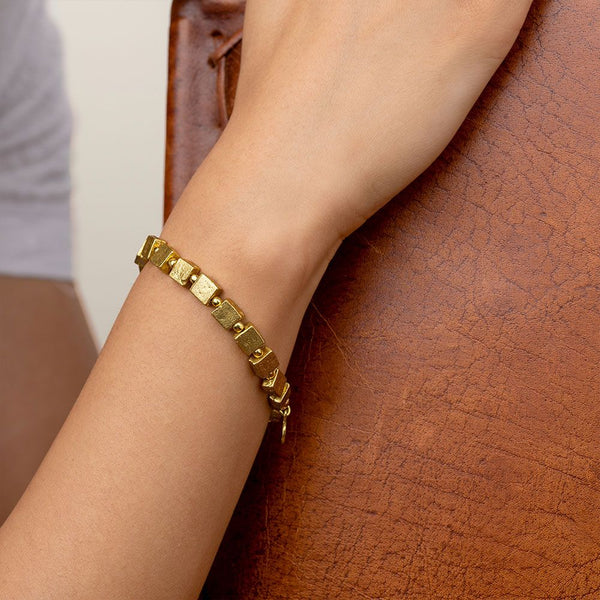 Bracciale Elastico con Cubi Grandi in Ottone Riciclato